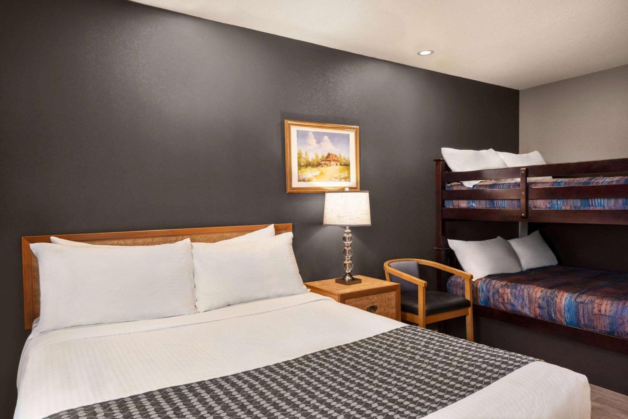 Travelodge By Wyndham ברנדון מראה חיצוני תמונה