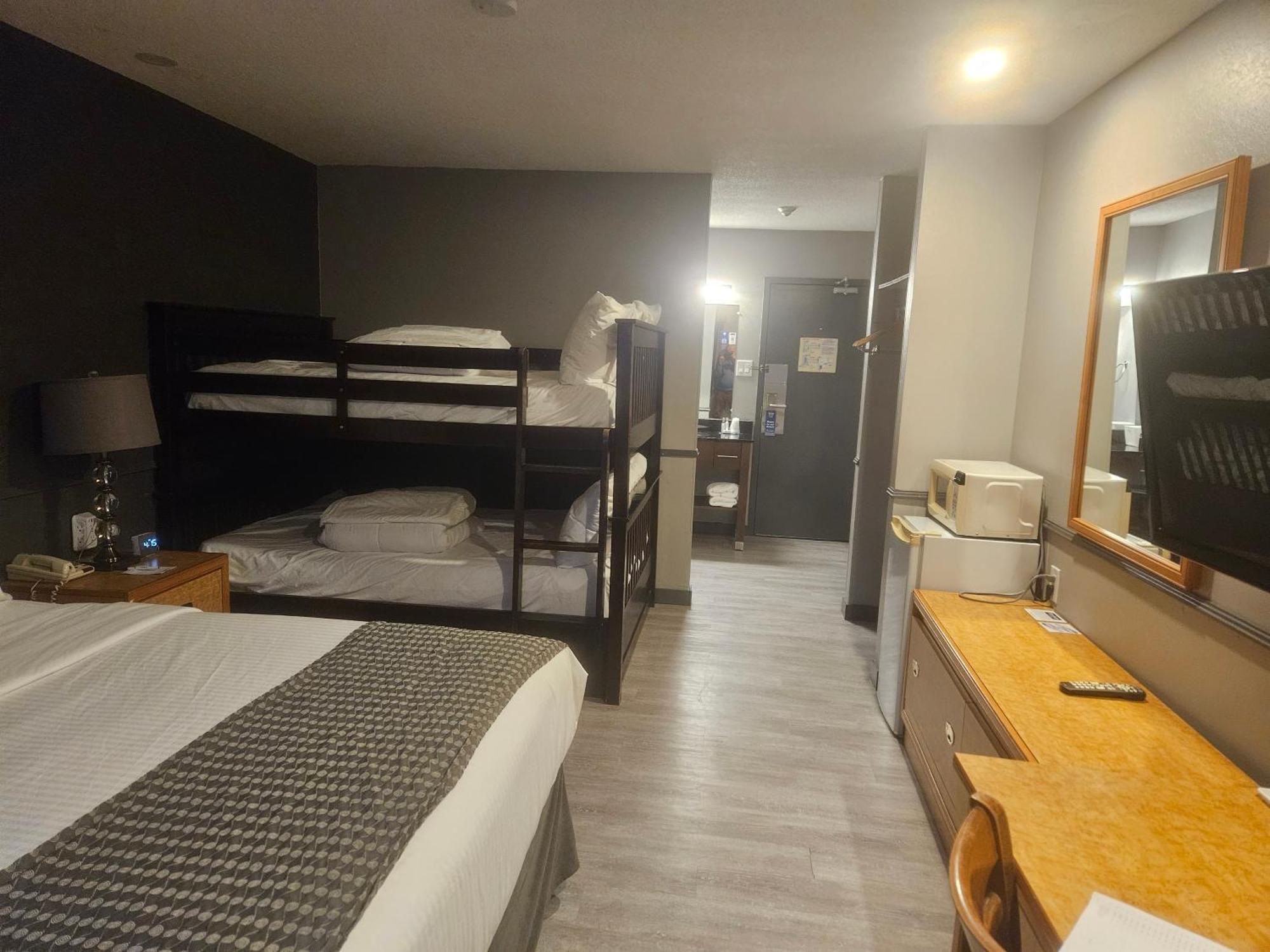 Travelodge By Wyndham ברנדון מראה חיצוני תמונה