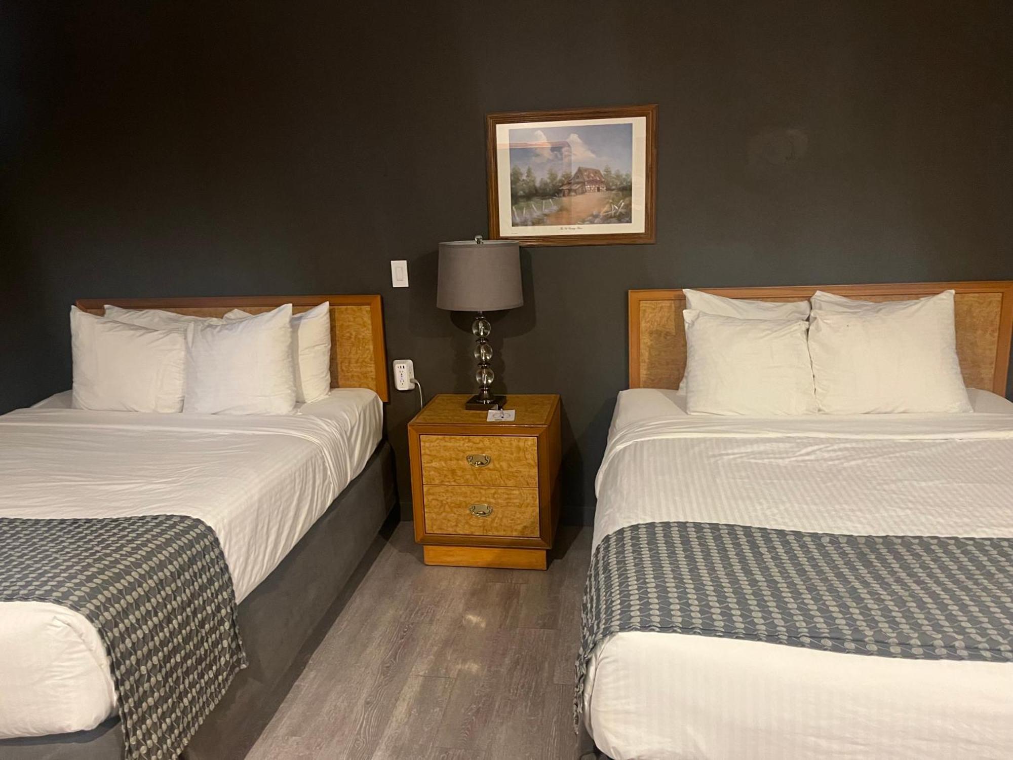 Travelodge By Wyndham ברנדון מראה חיצוני תמונה