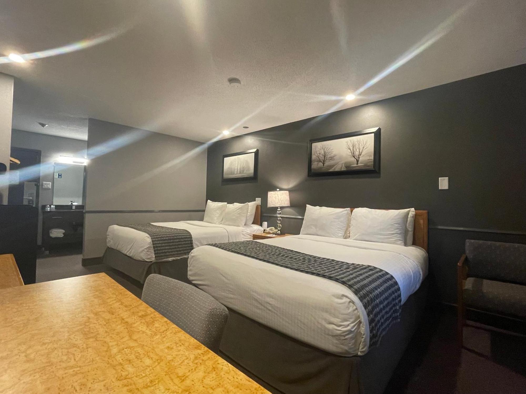 Travelodge By Wyndham ברנדון מראה חיצוני תמונה