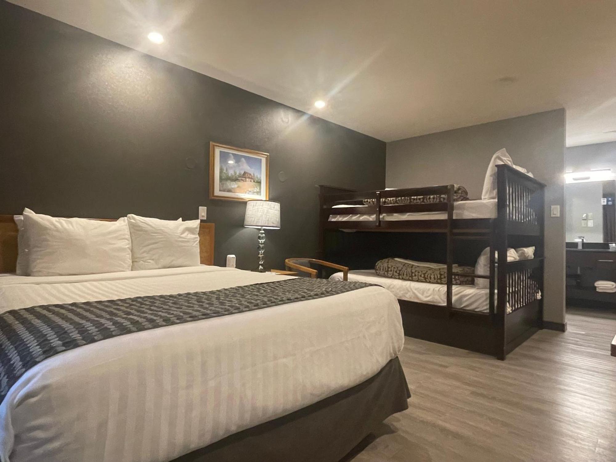 Travelodge By Wyndham ברנדון מראה חיצוני תמונה