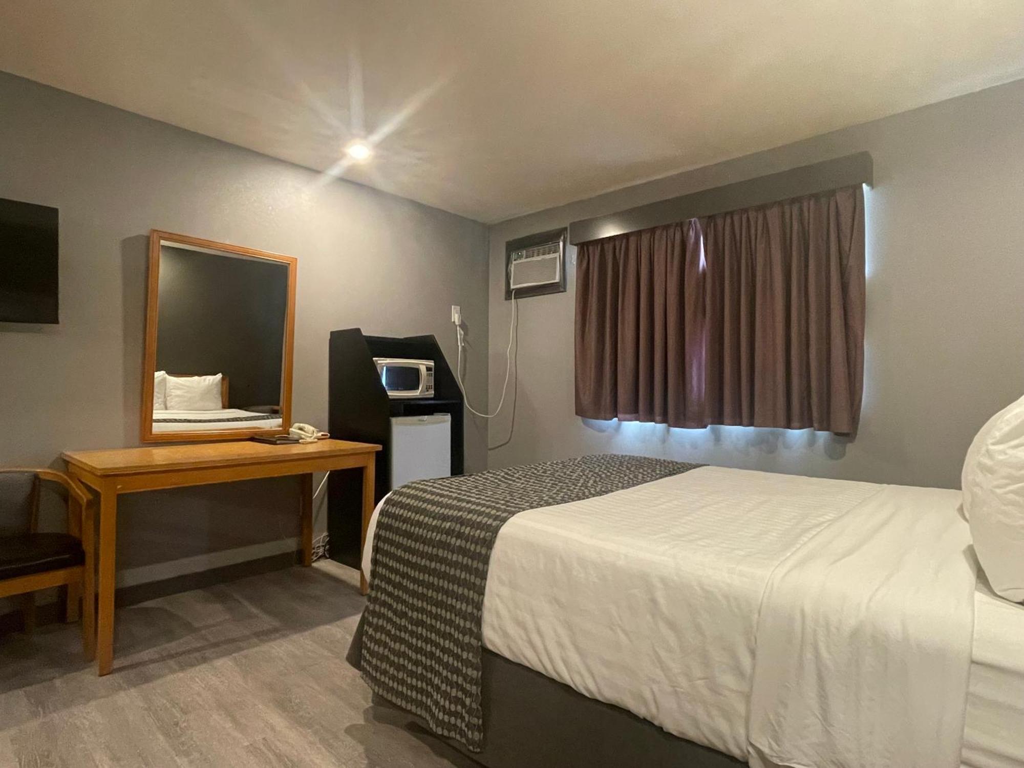Travelodge By Wyndham ברנדון מראה חיצוני תמונה