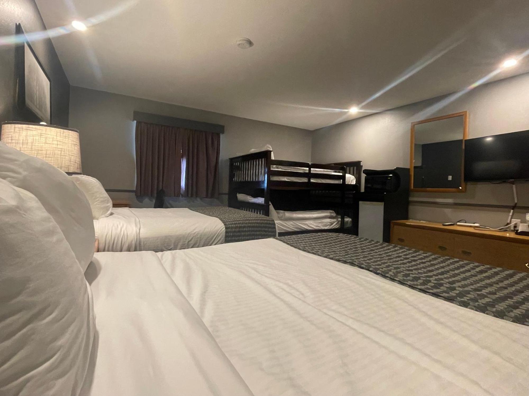 Travelodge By Wyndham ברנדון מראה חיצוני תמונה